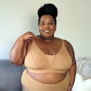 Snag Tights Full Cup Wireless Bra Caramel Brown Size 8 Like New